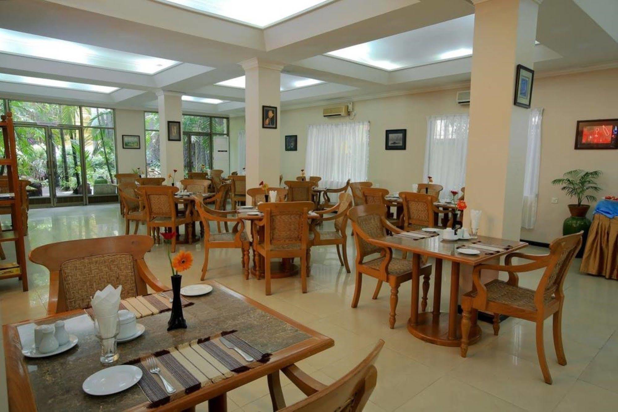 Mandalay City Hotel Exterior photo